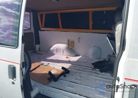 1999 Chevrolet Astro z USA, uszkodzony, nr VIN 1GCDM19W0XB104103